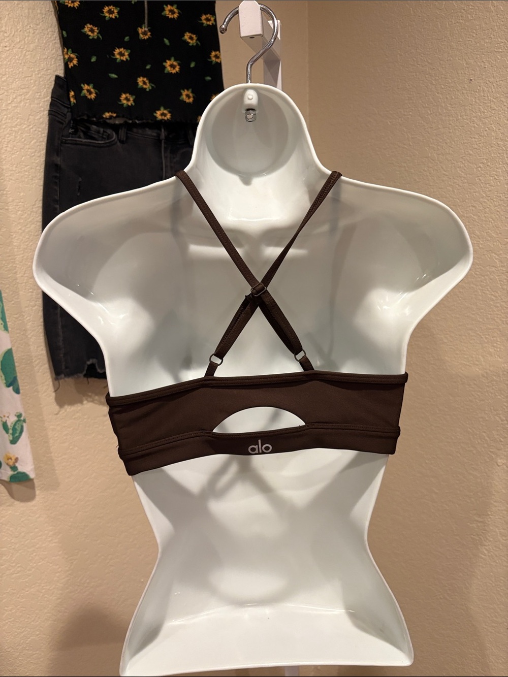 ALO Yoga Airlift Intrigue Sports Bra Espresso - Picture 8 of 10
